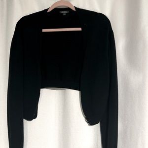 Cropped knit black sweater🖤🖤🖤